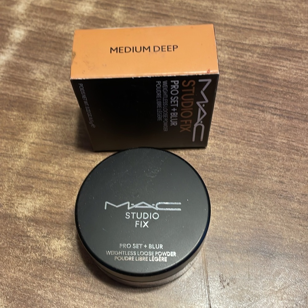 MAC Studio Fix Loose Powder - Picture 2 of 3